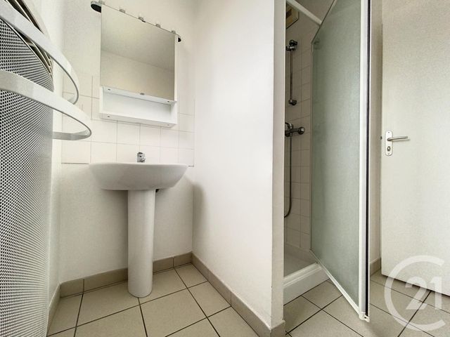 Appartement F4 à louer - 4 pièces - 104.0 m2 - SARRY - 51 - CHAMPAGNE-ARDENNE - Century 21 Martinot Immobilier