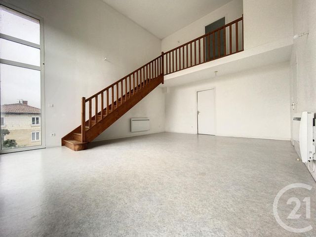 Appartement F4 à louer - 4 pièces - 104.0 m2 - SARRY - 51 - CHAMPAGNE-ARDENNE - Century 21 Martinot Immobilier