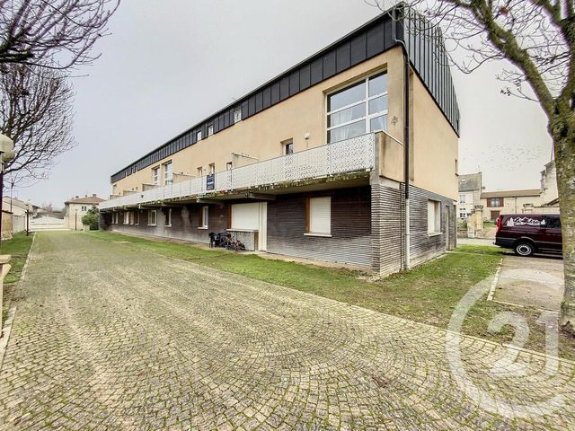 Appartement F4 à louer - 4 pièces - 104.0 m2 - SARRY - 51 - CHAMPAGNE-ARDENNE - Century 21 Martinot Immobilier