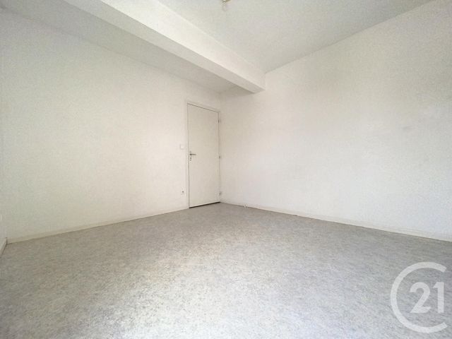 Appartement F4 à louer - 4 pièces - 104.0 m2 - SARRY - 51 - CHAMPAGNE-ARDENNE - Century 21 Martinot Immobilier