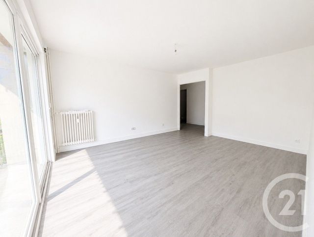 Appartement F5 à vendre - 5 pièces - 101.0 m2 - CHALONS EN CHAMPAGNE - 51 - CHAMPAGNE-ARDENNE - Century 21 Martinot Immobilier