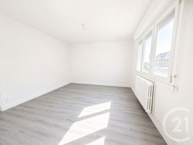Appartement F5 à vendre - 5 pièces - 101.0 m2 - CHALONS EN CHAMPAGNE - 51 - CHAMPAGNE-ARDENNE - Century 21 Martinot Immobilier