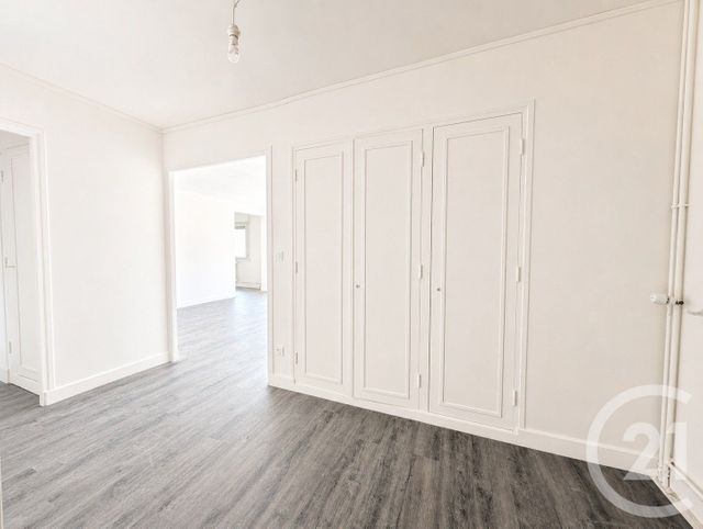 Appartement F5 à vendre - 5 pièces - 101.0 m2 - CHALONS EN CHAMPAGNE - 51 - CHAMPAGNE-ARDENNE - Century 21 Martinot Immobilier