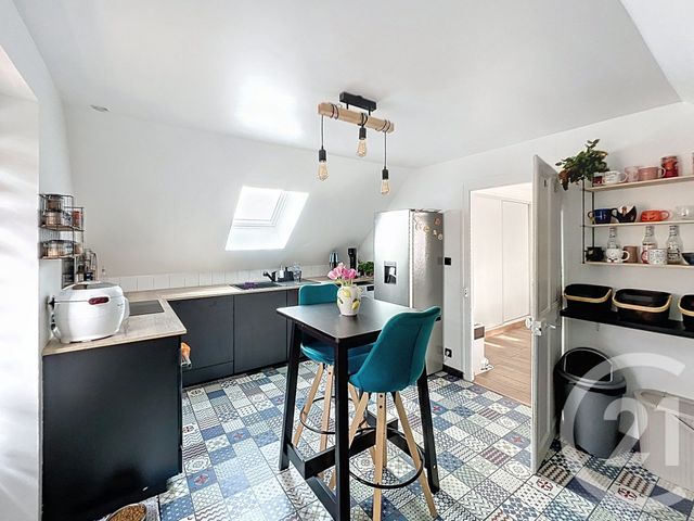 Appartement à louer - 4 pièces - 84.05 m2 - CHALONS EN CHAMPAGNE - 51 - CHAMPAGNE-ARDENNE - Century 21 Martinot Immobilier