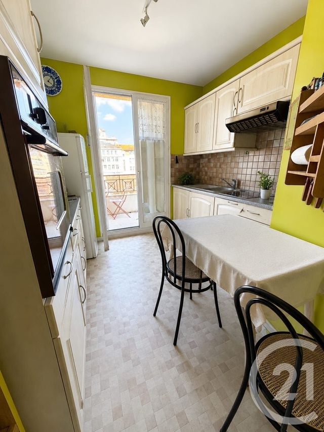 Appartement F4 à vendre - 4 pièces - 62.75 m2 - CHALONS EN CHAMPAGNE - 51 - CHAMPAGNE-ARDENNE - Century 21 Martinot Immobilier