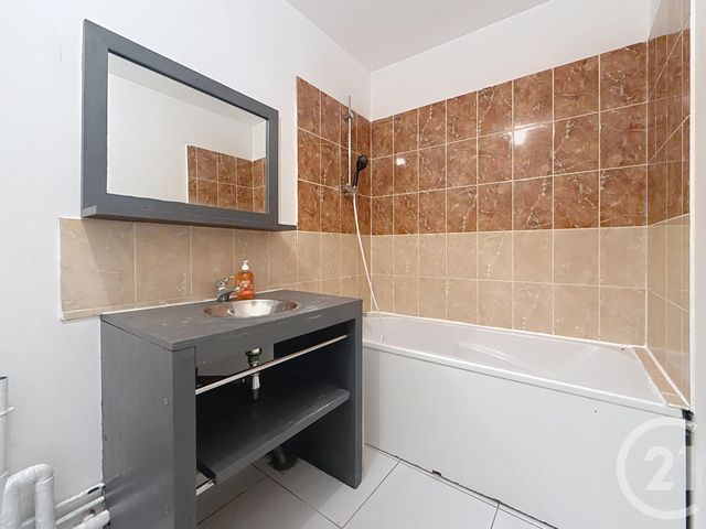 Appartement F3 à louer - 3 pièces - 63.29 m2 - CHALONS EN CHAMPAGNE - 51 - CHAMPAGNE-ARDENNE - Century 21 Martinot Immobilier