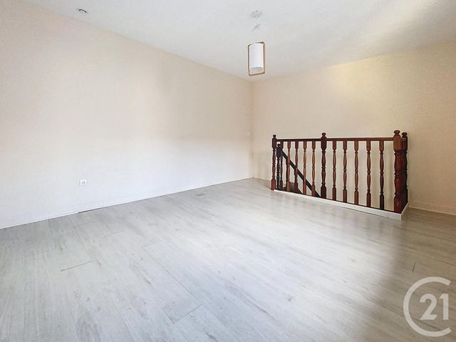 Appartement Duplex à louer - 2 pièces - 45.45 m2 - CHALONS EN CHAMPAGNE - 51 - CHAMPAGNE-ARDENNE - Century 21 Martinot Immobilier