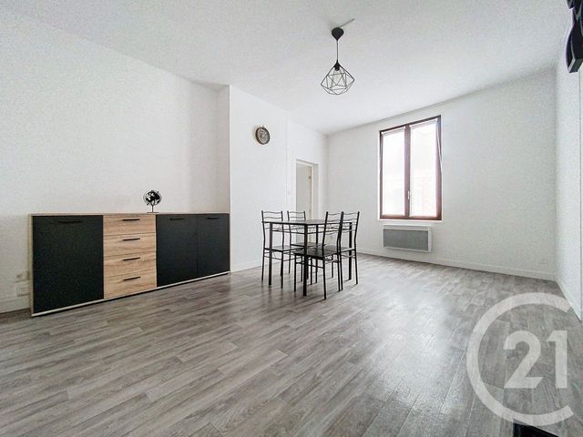 Appartement à louer - 3 pièces - 77.86 m2 - CHALONS EN CHAMPAGNE - 51 - CHAMPAGNE-ARDENNE - Century 21 Martinot Immobilier