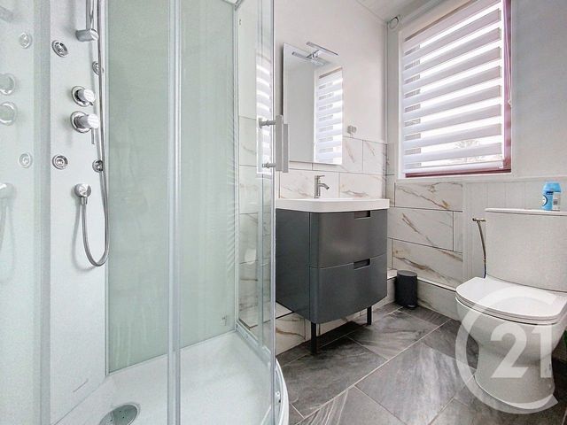 Appartement à louer - 3 pièces - 77.86 m2 - CHALONS EN CHAMPAGNE - 51 - CHAMPAGNE-ARDENNE - Century 21 Martinot Immobilier