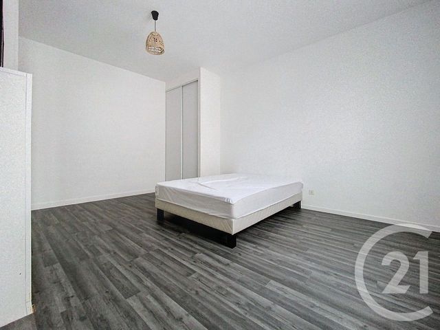 Appartement à louer - 3 pièces - 77.86 m2 - CHALONS EN CHAMPAGNE - 51 - CHAMPAGNE-ARDENNE - Century 21 Martinot Immobilier