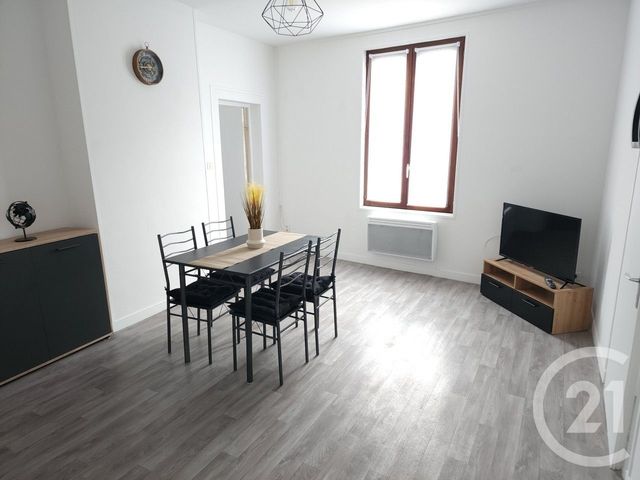 Appartement à louer - 3 pièces - 77.86 m2 - CHALONS EN CHAMPAGNE - 51 - CHAMPAGNE-ARDENNE - Century 21 Martinot Immobilier