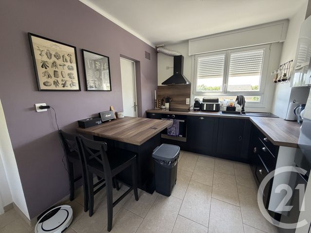 Appartement F4 à vendre - 4 pièces - 70.0 m2 - CHALONS EN CHAMPAGNE - 51 - CHAMPAGNE-ARDENNE - Century 21 Martinot Immobilier