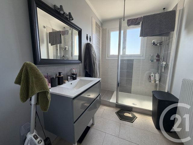 Appartement F4 à vendre - 4 pièces - 70.0 m2 - CHALONS EN CHAMPAGNE - 51 - CHAMPAGNE-ARDENNE - Century 21 Martinot Immobilier