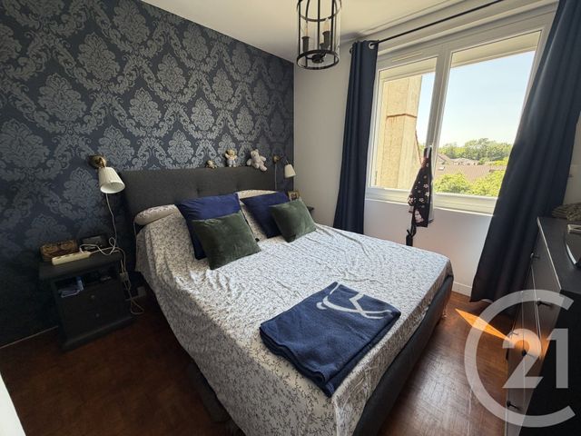 Appartement F4 à vendre - 4 pièces - 70.0 m2 - CHALONS EN CHAMPAGNE - 51 - CHAMPAGNE-ARDENNE - Century 21 Martinot Immobilier