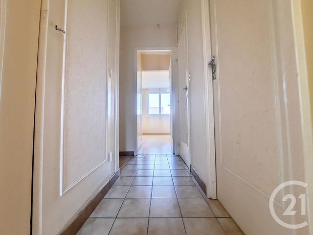 Appartement F3 à louer - 3 pièces - 65.33 m2 - CHALONS EN CHAMPAGNE - 51 - CHAMPAGNE-ARDENNE - Century 21 Martinot Immobilier
