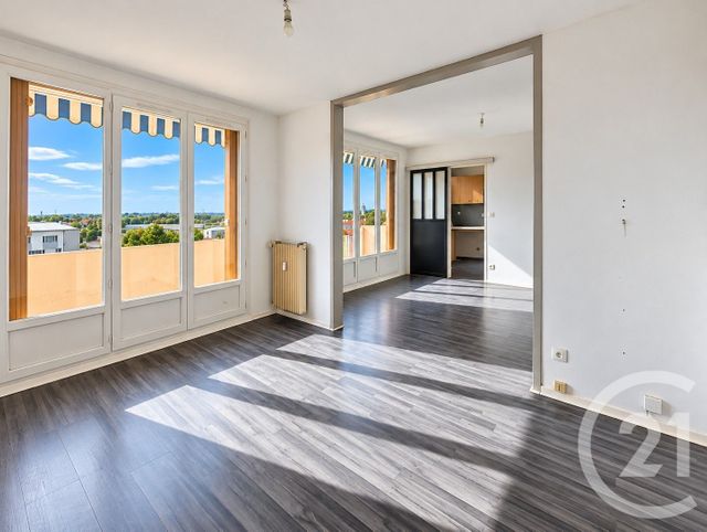 Appartement F4 à vendre - 4 pièces - 70.4 m2 - CHALONS EN CHAMPAGNE - 51 - CHAMPAGNE-ARDENNE - Century 21 Martinot Immobilier