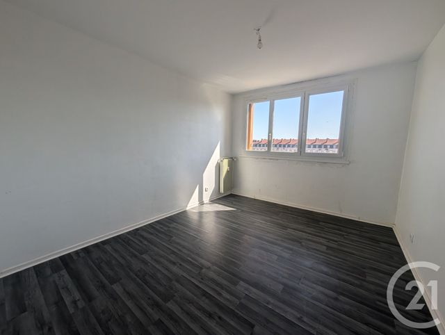 Appartement F4 à vendre - 4 pièces - 70.4 m2 - CHALONS EN CHAMPAGNE - 51 - CHAMPAGNE-ARDENNE - Century 21 Martinot Immobilier