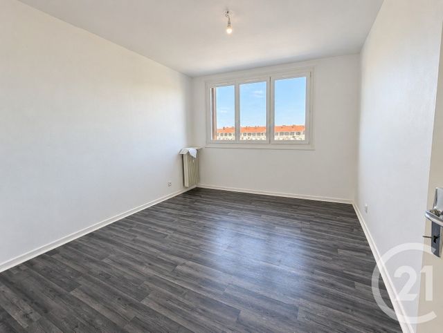 Appartement F4 à vendre - 4 pièces - 70.4 m2 - CHALONS EN CHAMPAGNE - 51 - CHAMPAGNE-ARDENNE - Century 21 Martinot Immobilier