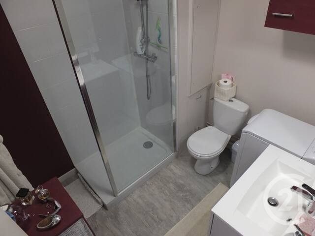 Appartement à louer - 2 pièces - 42.0 m2 - CHALONS EN CHAMPAGNE - 51 - CHAMPAGNE-ARDENNE - Century 21 Martinot Immobilier