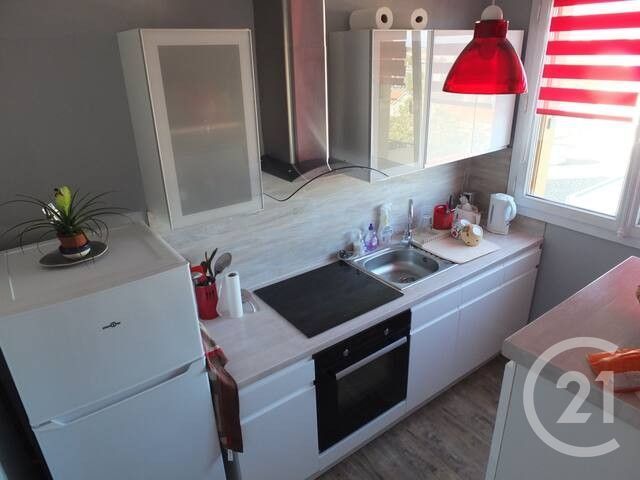 Appartement à louer - 2 pièces - 42.0 m2 - CHALONS EN CHAMPAGNE - 51 - CHAMPAGNE-ARDENNE - Century 21 Martinot Immobilier