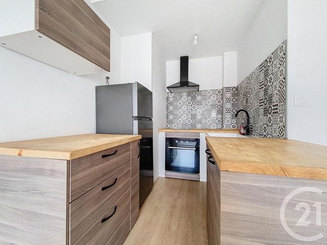 Appartement F2 à louer - 2 pièces - 40.58 m2 - CHALONS EN CHAMPAGNE - 51 - CHAMPAGNE-ARDENNE - Century 21 Martinot Immobilier