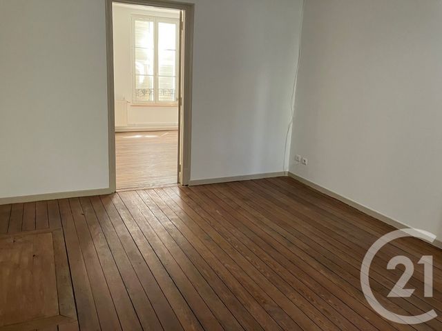 Appartement à louer - 4 pièces - 85.0 m2 - CHALONS EN CHAMPAGNE - 51 - CHAMPAGNE-ARDENNE - Century 21 Martinot Immobilier