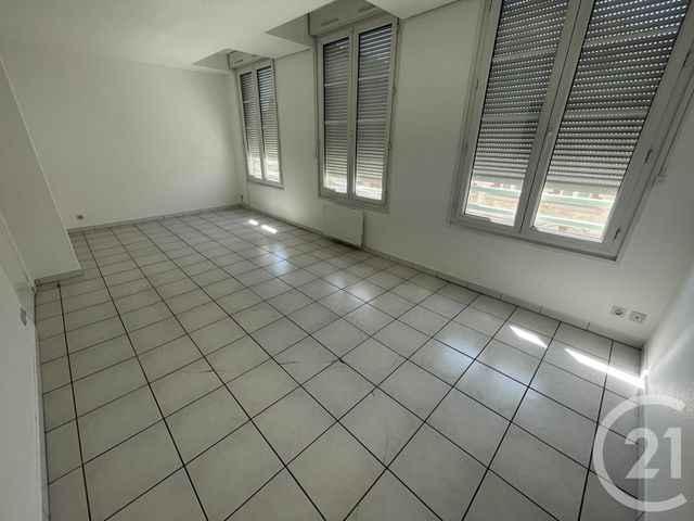 Appartement F3 à louer - 3 pièces - 61.15 m2 - CHALONS EN CHAMPAGNE - 51 - CHAMPAGNE-ARDENNE - Century 21 Martinot Immobilier