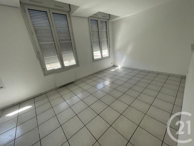 Appartement F3 à louer - 3 pièces - 61.15 m2 - CHALONS EN CHAMPAGNE - 51 - CHAMPAGNE-ARDENNE - Century 21 Martinot Immobilier