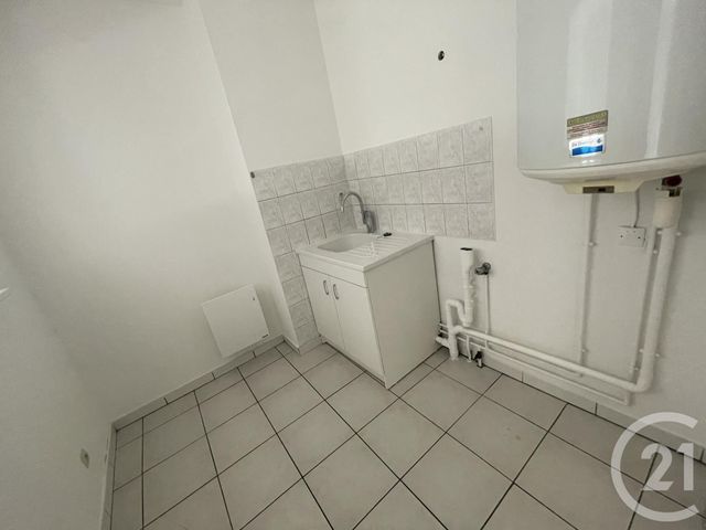Appartement F3 à louer - 3 pièces - 61.15 m2 - CHALONS EN CHAMPAGNE - 51 - CHAMPAGNE-ARDENNE - Century 21 Martinot Immobilier