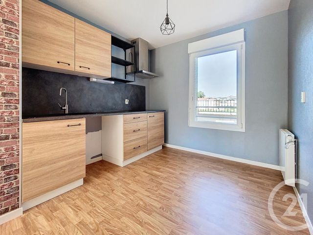 Appartement F2 à louer - 2 pièces - 51.99 m2 - CHALONS EN CHAMPAGNE - 51 - CHAMPAGNE-ARDENNE - Century 21 Martinot Immobilier