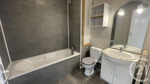 Appartement à louer - 2 pièces - 42.02 m2 - CHALONS EN CHAMPAGNE - 51 - CHAMPAGNE-ARDENNE - Century 21 Martinot Immobilier