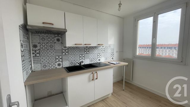 Appartement à louer - 2 pièces - 42.02 m2 - CHALONS EN CHAMPAGNE - 51 - CHAMPAGNE-ARDENNE - Century 21 Martinot Immobilier