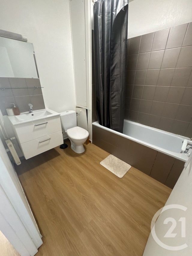 Appartement Studio à louer - 1 pièce - 28.39 m2 - CHALONS EN CHAMPAGNE - 51 - CHAMPAGNE-ARDENNE - Century 21 Martinot Immobilier