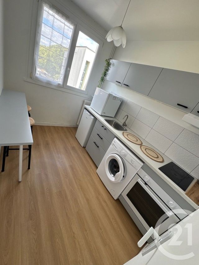 Appartement Studio à louer - 1 pièce - 28.39 m2 - CHALONS EN CHAMPAGNE - 51 - CHAMPAGNE-ARDENNE - Century 21 Martinot Immobilier