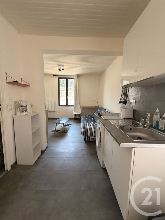 Appartement Studio à louer - 1 pièce - 18.92 m2 - CHALONS EN CHAMPAGNE - 51 - CHAMPAGNE-ARDENNE - Century 21 Martinot Immobilier