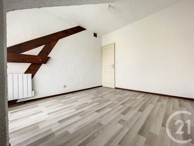 Appartement F4 à louer - 4 pièces - 97.37 m2 - CHALONS EN CHAMPAGNE - 51 - CHAMPAGNE-ARDENNE - Century 21 Martinot Immobilier