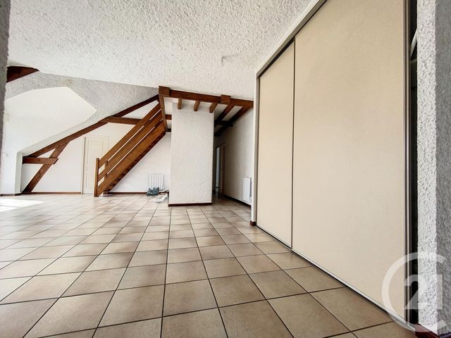 Appartement F4 à louer - 4 pièces - 97.37 m2 - CHALONS EN CHAMPAGNE - 51 - CHAMPAGNE-ARDENNE - Century 21 Martinot Immobilier