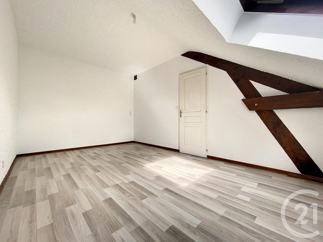 Appartement F4 à louer - 4 pièces - 97.37 m2 - CHALONS EN CHAMPAGNE - 51 - CHAMPAGNE-ARDENNE - Century 21 Martinot Immobilier