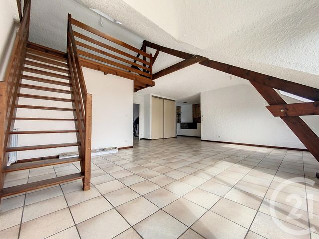 Appartement F4 à louer - 4 pièces - 97.37 m2 - CHALONS EN CHAMPAGNE - 51 - CHAMPAGNE-ARDENNE - Century 21 Martinot Immobilier