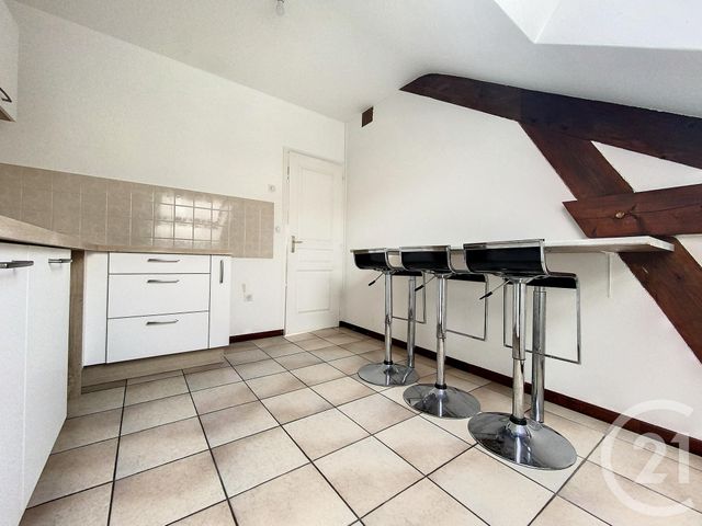 Appartement F4 à louer - 4 pièces - 97.37 m2 - CHALONS EN CHAMPAGNE - 51 - CHAMPAGNE-ARDENNE - Century 21 Martinot Immobilier