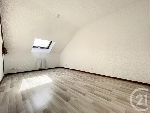 Appartement F4 à louer - 4 pièces - 97.37 m2 - CHALONS EN CHAMPAGNE - 51 - CHAMPAGNE-ARDENNE - Century 21 Martinot Immobilier