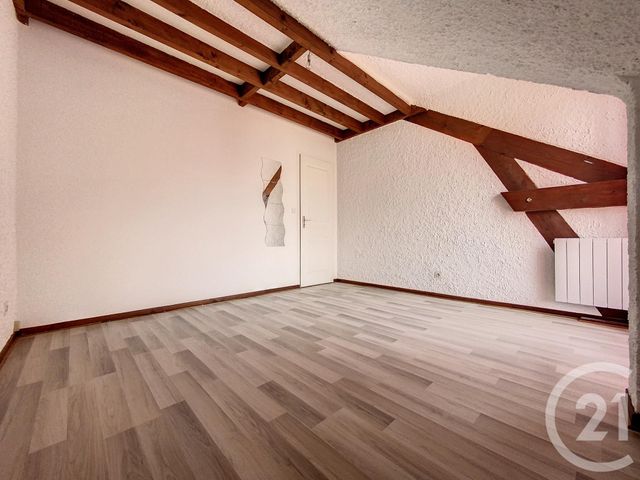 Appartement F4 à louer - 4 pièces - 97.37 m2 - CHALONS EN CHAMPAGNE - 51 - CHAMPAGNE-ARDENNE - Century 21 Martinot Immobilier
