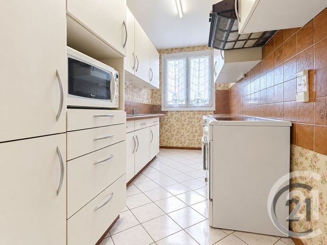Appartement à vendre - 3 pièces - 60.56 m2 - CHALONS EN CHAMPAGNE - 51 - CHAMPAGNE-ARDENNE - Century 21 Martinot Immobilier