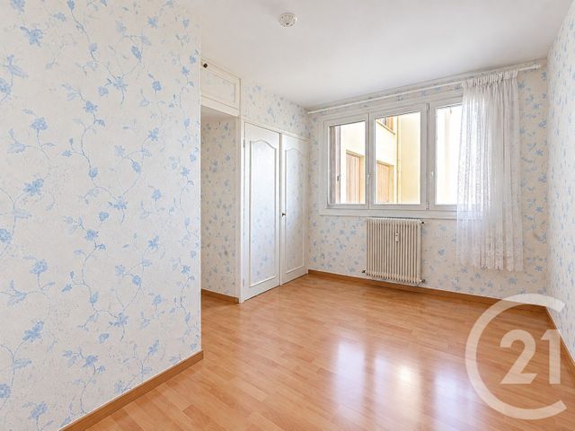 Appartement à vendre - 3 pièces - 60.56 m2 - CHALONS EN CHAMPAGNE - 51 - CHAMPAGNE-ARDENNE - Century 21 Martinot Immobilier