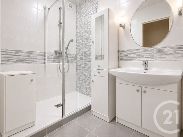 Appartement à vendre - 3 pièces - 60.56 m2 - CHALONS EN CHAMPAGNE - 51 - CHAMPAGNE-ARDENNE - Century 21 Martinot Immobilier