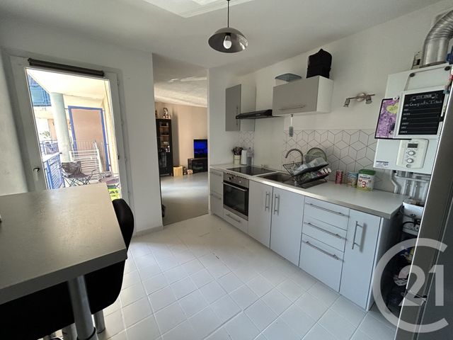 Appartement F4 à vendre - 4 pièces - 78.47 m2 - CHALONS EN CHAMPAGNE - 51 - CHAMPAGNE-ARDENNE - Century 21 Martinot Immobilier