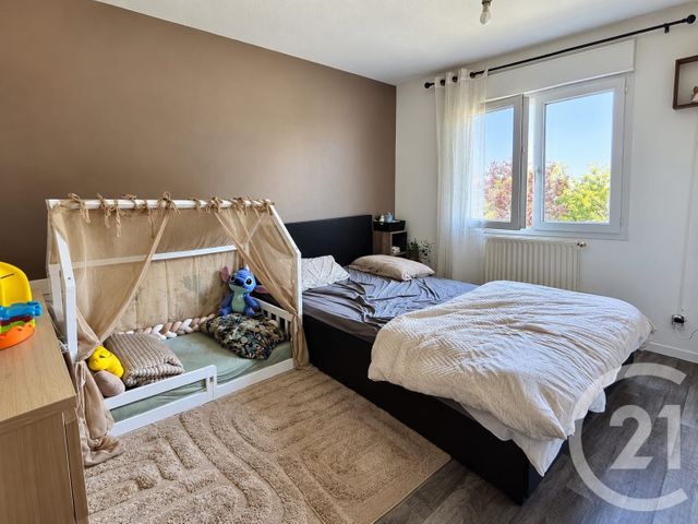 Appartement F4 à vendre - 4 pièces - 78.47 m2 - CHALONS EN CHAMPAGNE - 51 - CHAMPAGNE-ARDENNE - Century 21 Martinot Immobilier