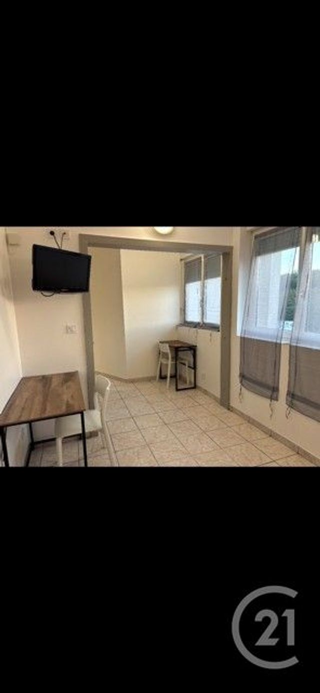 Appartement Studio à louer - 1 pièce - 20.0 m2 - CHALONS EN CHAMPAGNE - 51 - CHAMPAGNE-ARDENNE - Century 21 Martinot Immobilier