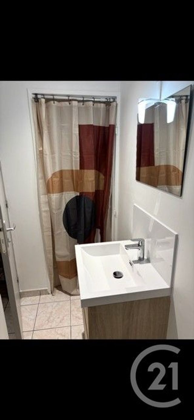 Appartement Studio à louer - 1 pièce - 20.0 m2 - CHALONS EN CHAMPAGNE - 51 - CHAMPAGNE-ARDENNE - Century 21 Martinot Immobilier