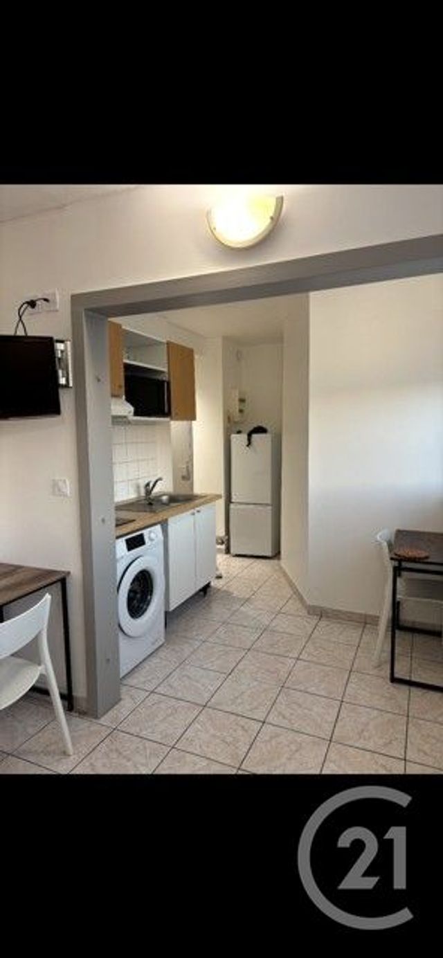 Appartement Studio à louer - 1 pièce - 20.0 m2 - CHALONS EN CHAMPAGNE - 51 - CHAMPAGNE-ARDENNE - Century 21 Martinot Immobilier